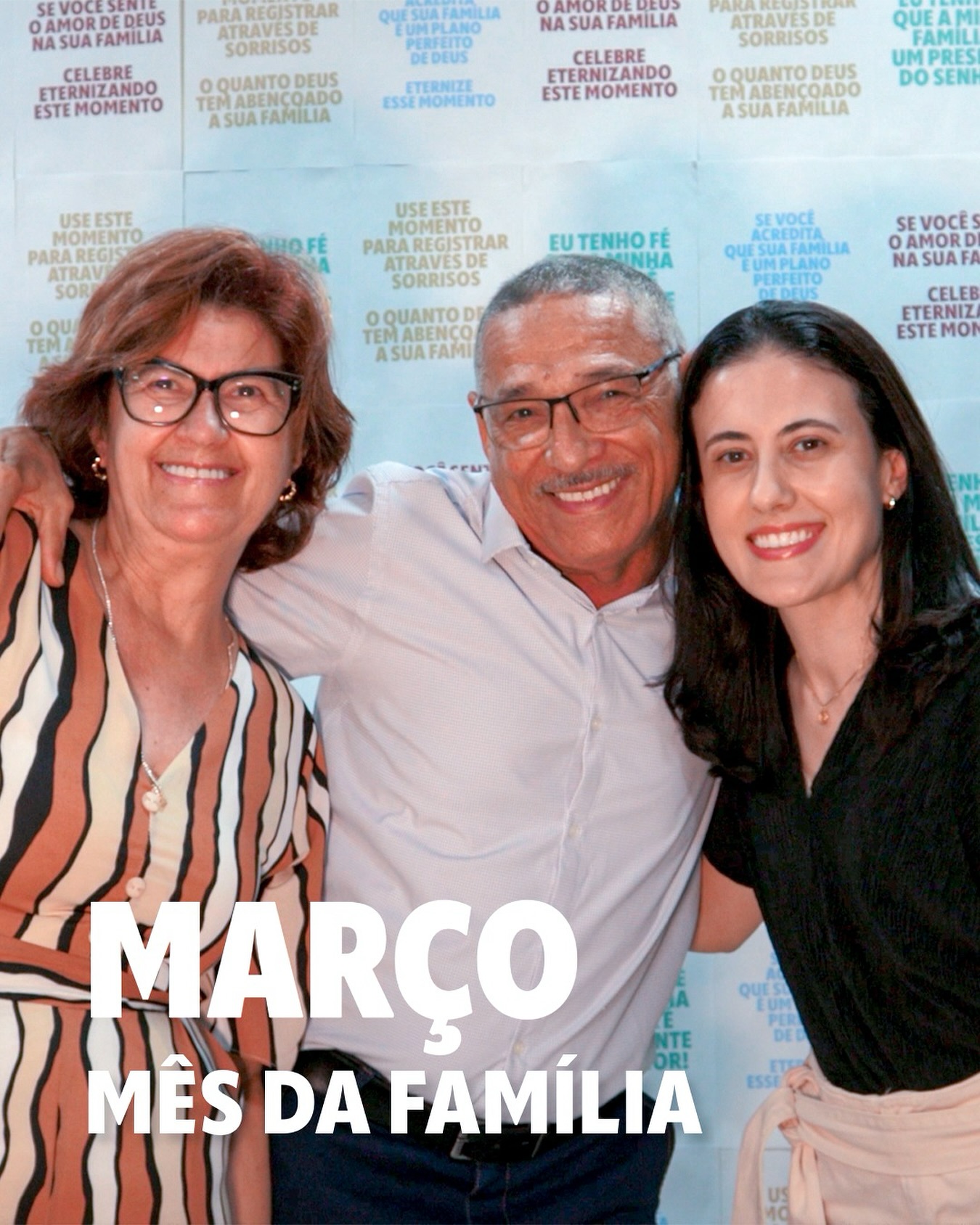 Março é o mês da família, e nada nos fortalece mais do que estarmos juntos! 💙🙏 Nossa família é um presente de Deus, um refúgio de amor, fé e comunhão.
Que possamos sempre cultivar momentos de união, gratidão e oração, lembrando que Deus é o alicerce do nosso lar.
📖 ‘Eu e a minha casa serviremos ao Senhor.’ (Josué 24:15)
.
.
.
.
.
#MêsDaFamília #FamíliaProjetoDeDeus #LarDeFé”