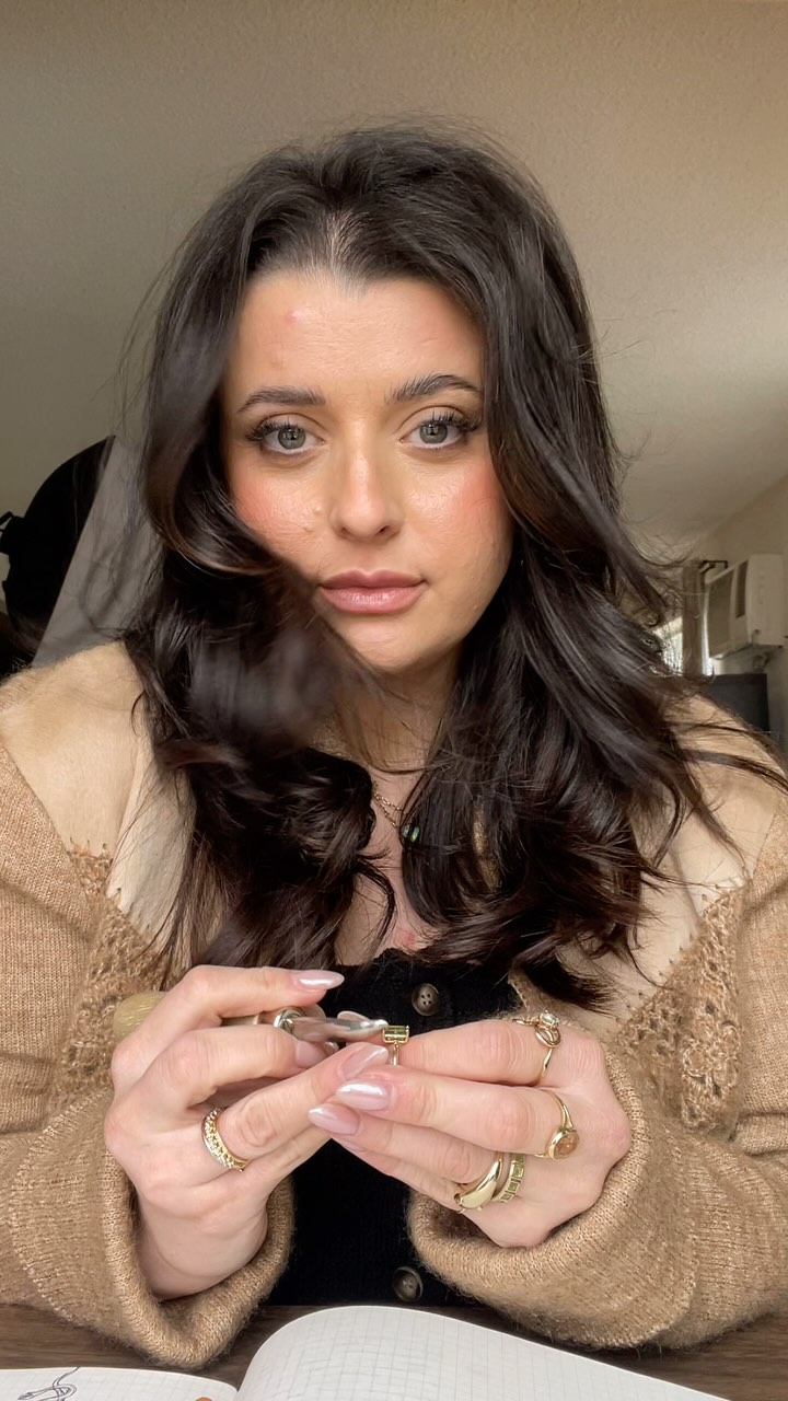 What I think I look like while making your pieces… vs reality
Most of the time I’m in absolute gollum mode 🤣
#expectationvsreality #jewelersbench #jewelrydesign #handmadejewelry #customjewelry #bespokejewelry #shopsmall