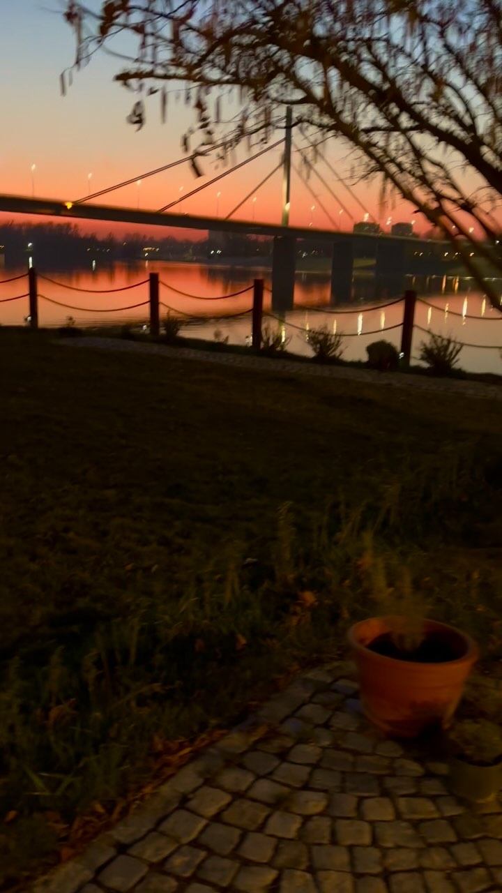 Najlepši zalazak Sunca u gradu 🌅😎 Rezervišite na vreme i uživajte i vi uz ovaj nezaboravan prizor.
Vidimo se…