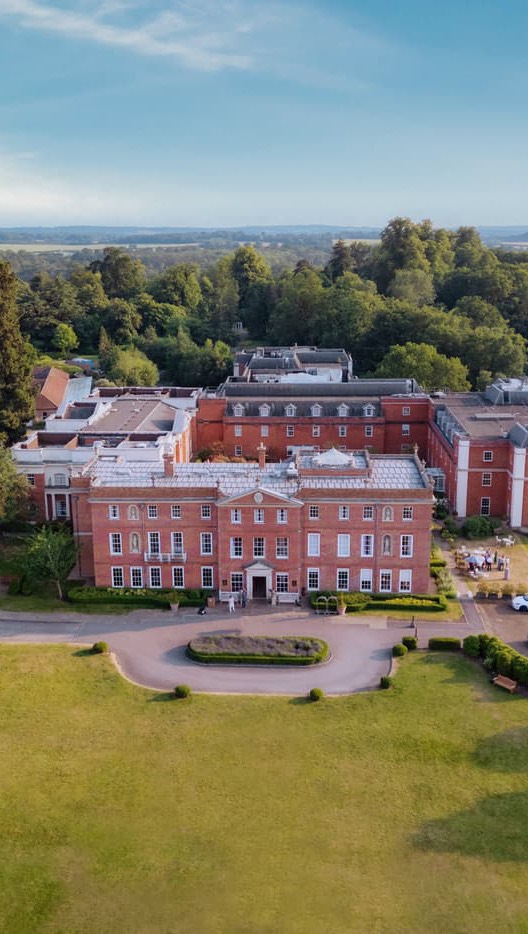 Less than an hour from London, our family getaway at @fshampshire was just what we needed ❤️
Surrounded by 500 acres of stunning countryside, this beautiful 18th-century manor gave us the perfect mix of long walks, amazing food, and space to truly unwind from city life. A huge thank you to the incredible team for looking after us - we can’t wait to come back 🫶🏼