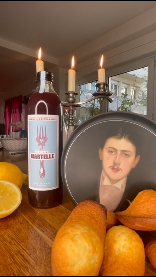 La recette d'un souvenir inoubliable
#madeleine #gastronomie #villamartelle #sansalcool #foodpairing #dessert #boisson #recette #proust #patisserie