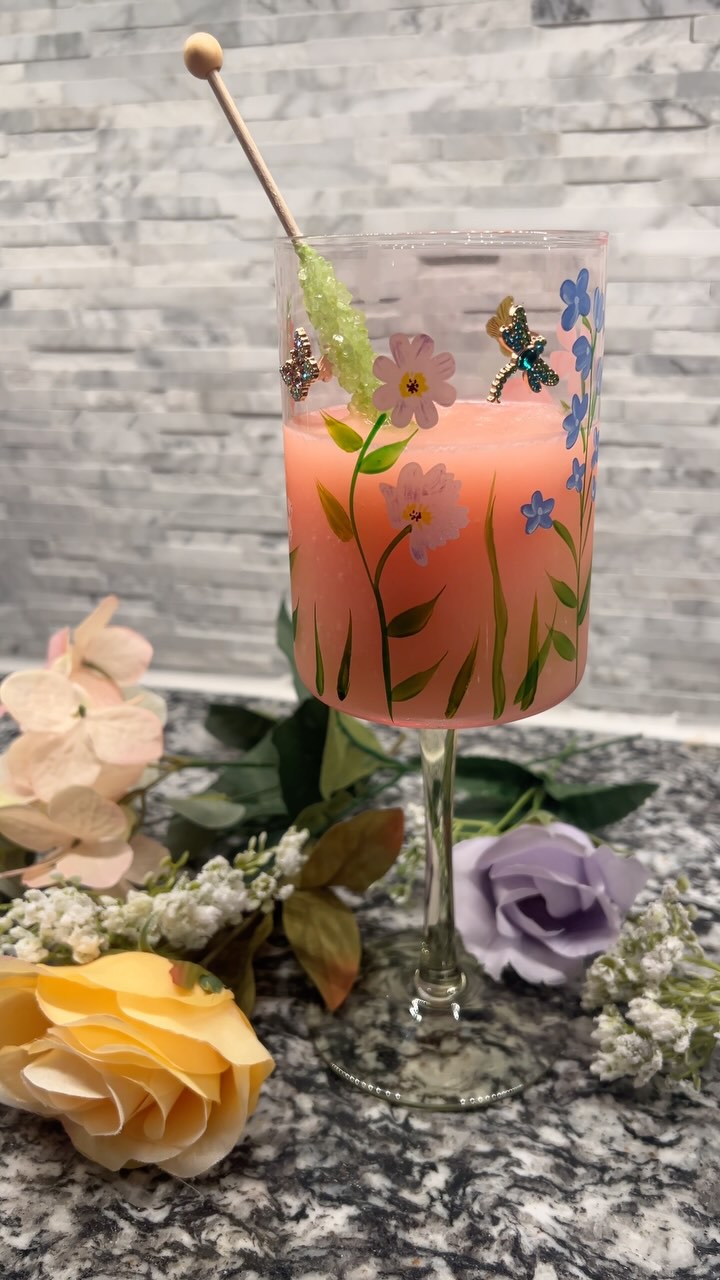 3 ingredient Spring Mock-tail!
Sweet, Refreshing & Easy
2 parts Watermelon Daquiri Mix
1 part Pina Colada Daquiri Mix
Ice & Blend!
Tip: the more ice you add, the thicker the consistency
#spring #wellpoured #springcocktails #springmocktails #eastercocktails #eastermocktails