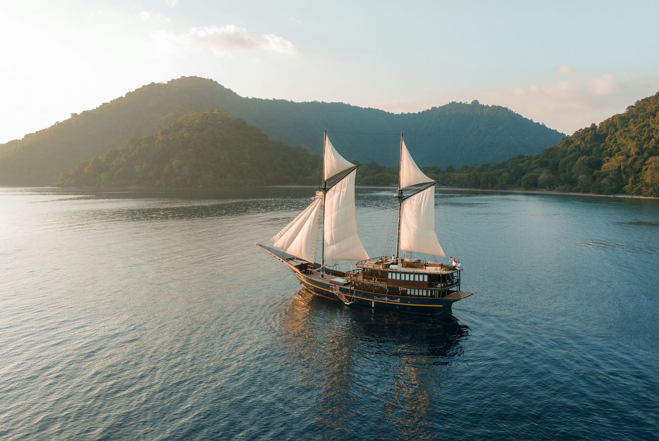 Set sail in paradise aboard Celestia, Indonesia’s ultimate luxury yacht. This 148-ft phinisi masterpiece blends timeless elegance with modern comfort, offering bespoke charters to Komodo, Raja Ampat and beyond. Gourmet dining by a Michelin-trained chef, 7 stunning staterooms, and a crew of 17 ensure an unforgettable escape. DM us to book your heavenly adventure! #LuxuryTravel #CelestiaYacht #IndonesiaAdventures