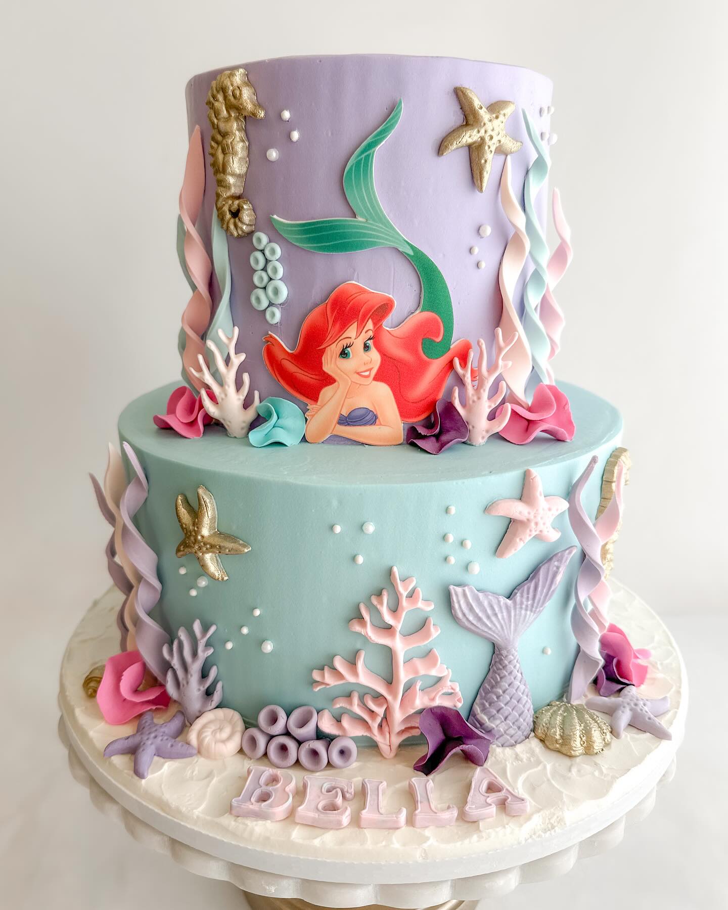 I wanna be where the cakes are…
#littlemermaid #littlemermaidcake #birthdaycakes #disney #disneycake #disneyprincess #disneyprincesscake