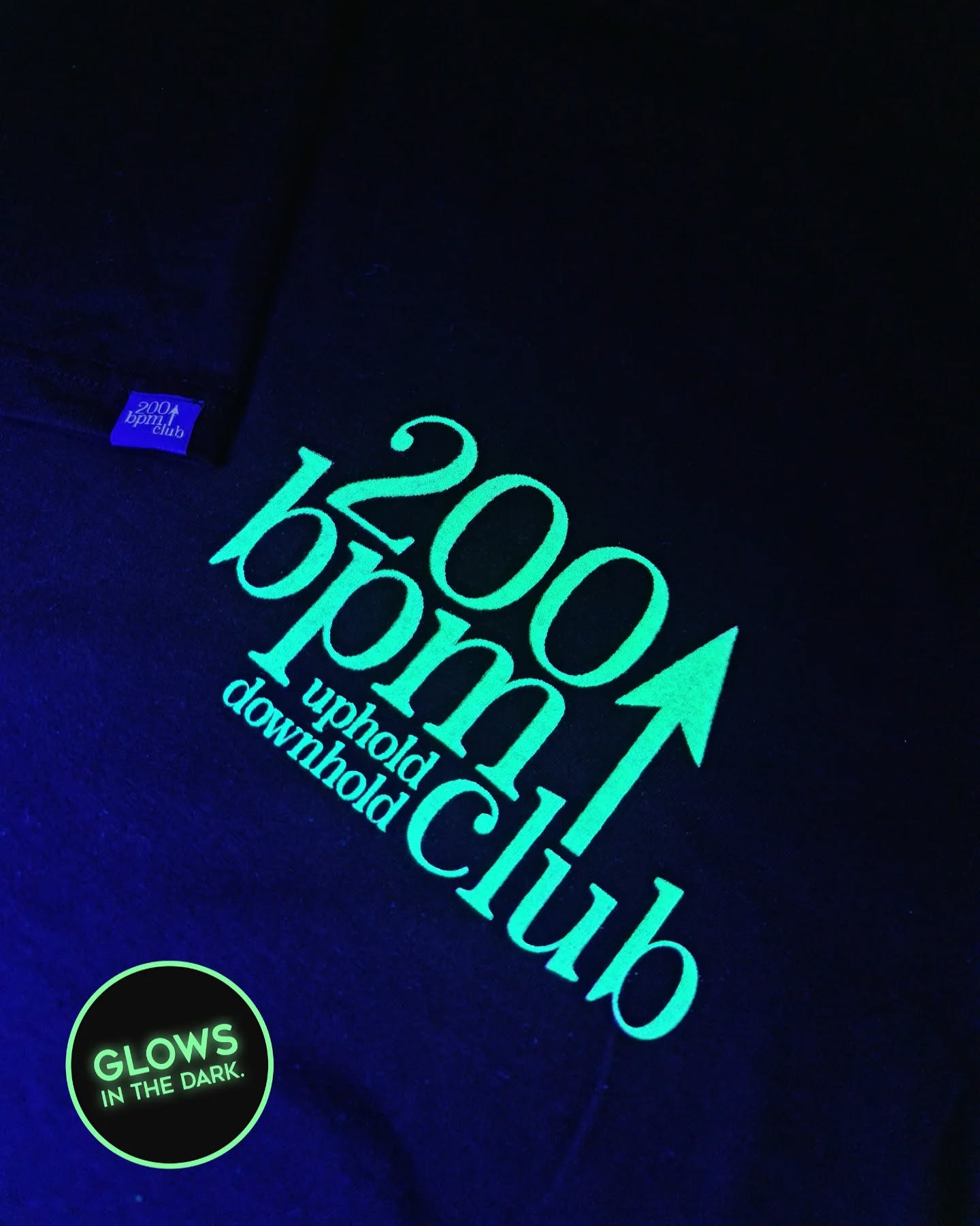 You will never lose your partner in the dark.
SHE GLOWS PEOPLE SHE GLOWS.
#200bpmclub #balboa #glowinthedark #balboadance #swingdance #partnerdance