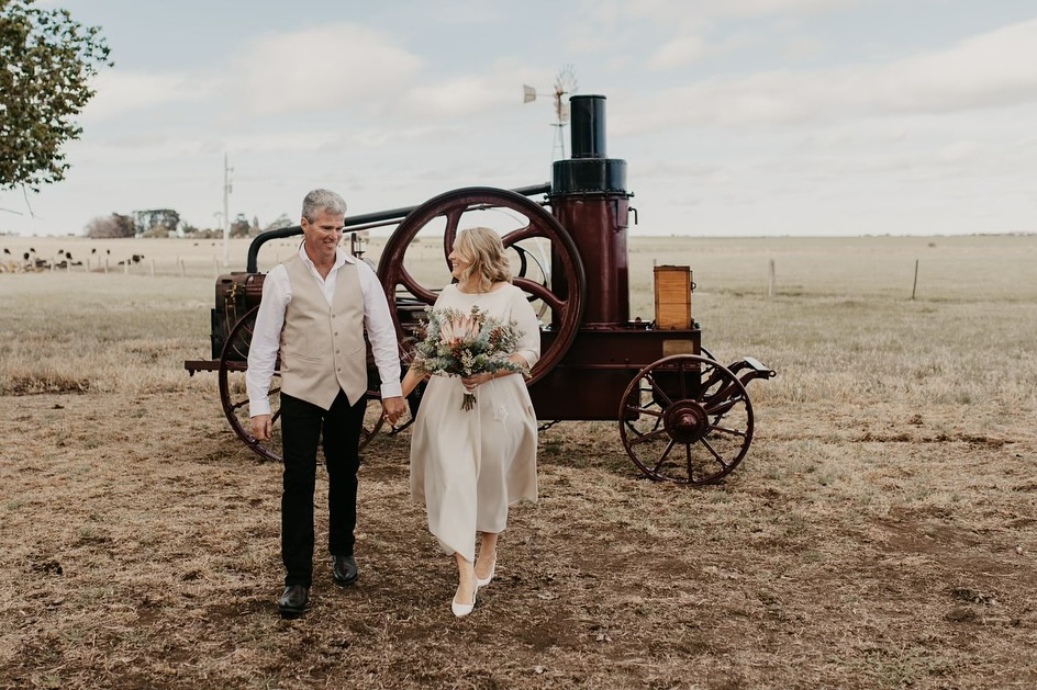 Tanya 🤍
Custom champagne duchess satin gown for her special day.
I love seeing brides in their custom gowns!
Gown @brittneypaigecouture