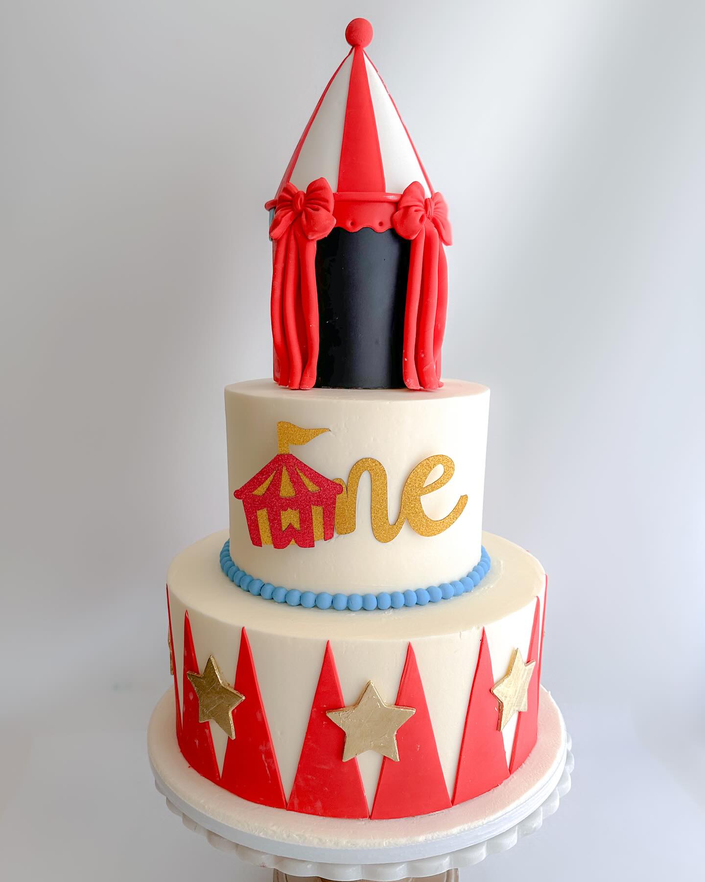 Anyone else ready to run away and join the circus?
#circuscake #circustheme #birthdaycake #circusbirthday