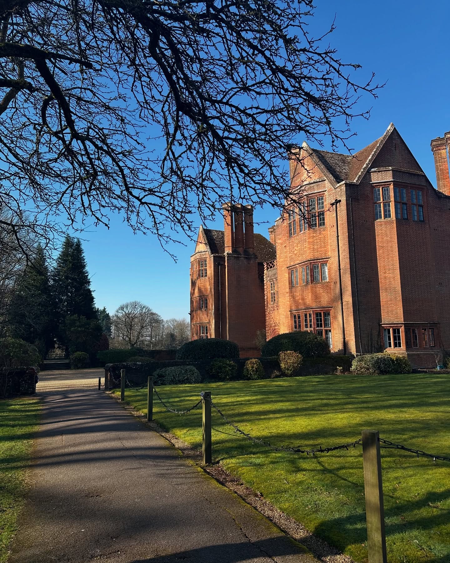 Team away day, focusing on venue sustainability and enjoying a break from the office. A big thank you to New Place Hotel, Southampton for hosting our offsite quarterly meeting! 🌿✨
.
.
.
#limebluesolutions #travel #hotels #events #design #venue #live #virtual #production #av #incentives #rewards #client #sitevisit #uk #teammeeting #successful #LuxuryHotelsUK #venuefinding #eventprofessionals #eventprofsuk #berkshire #cookham #creativesolutions #eventstyling #lifestyle #TeamGoals #SustainableVenues #OffsiteVibes #Grateful