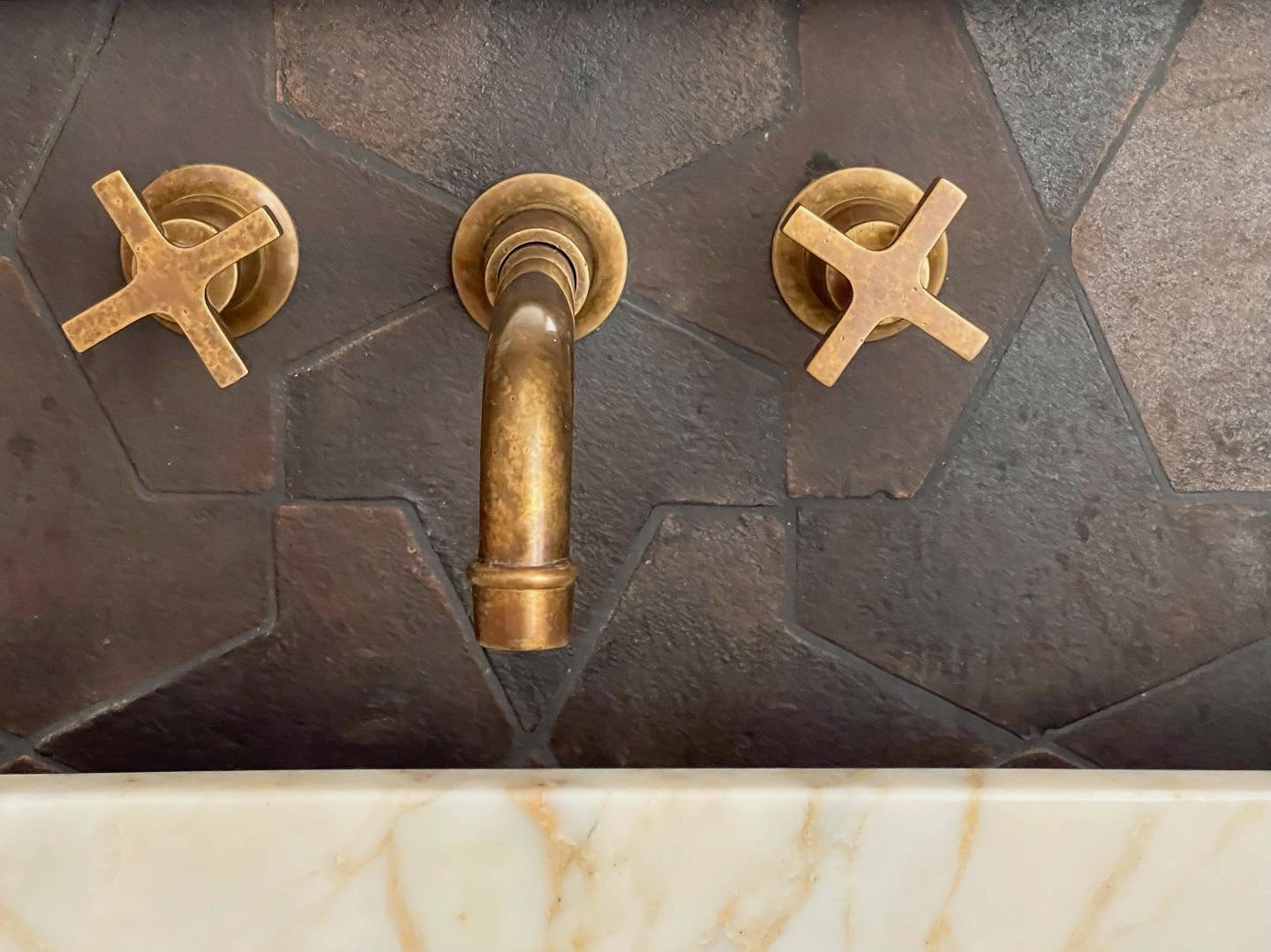 Friday Details - its a wrap - happy to spring forward #constructiondetails #designdetails #handmade #customdesign #interiordesign #interiordecor #architecturaldesign #marthasvineyard #residentialdesign #residentialdesigner Handmade tiles by @zia_tile Handmade faucet by @atmosphyre_home Handmade sink by Rb Marble Design by @lmtdesign Construction Services @kentvanhollebekeconstruction