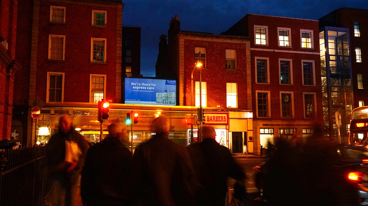 💙 Is fearr an tsláinte ná an táinte 💙
Your health is your wealth! ✨
Recently launched Irish Life Health ExpressCare Clinics are there if you do need them though!
Grabbing attention on our Westland Row Lightbox & Dorset Street Digital!
@pmlgroup
@irishlifehealth
#ooh #dooh #outdooradvertising #branddiscovery #outofhome #irishlifehealth #sourceooh #looktothelight