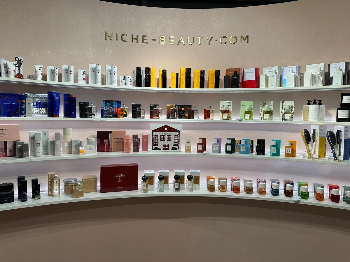 MIRROR WATER x NICHE BEAUTY