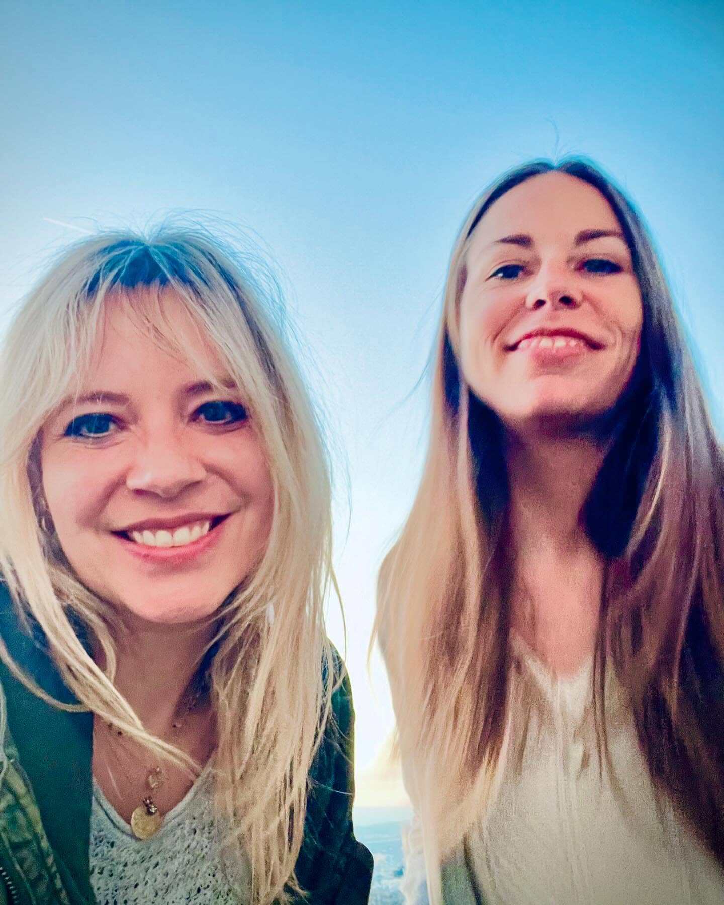 Grosse Vorfreude! 🌸 Ende März veröffentlichen wir unsere neue Single „MAKE IT LAST“ und ziehen damit durch ein paar ausgewählte Clubs!
11.04.25 - @treppenhaus_rorschach
12.04.25 - @kreuzkultur Solothurn
03.05.25 - DELILAHS & FRIENDS VOL II @galvanikzug
Mit @thepeacockspunkrockabilly @newsaints_band @jerryandthefinalthoughts @thomas.gisler
More to come! ✌️