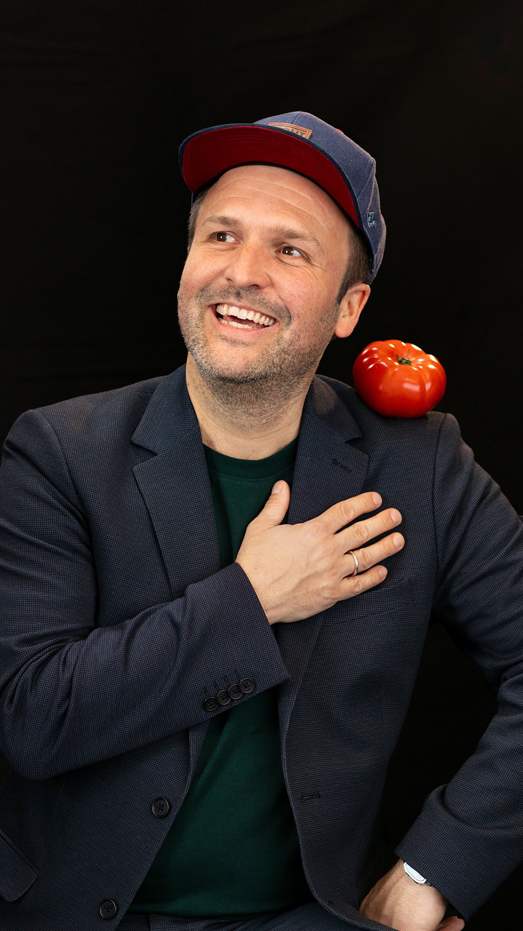 Neues 🍅Tomaten-Tour-Plakat und neue Pressefotos für Kabarettist @christianbumeder_bumillo alias Bumillo🍅🥫
#kabarett #comedy #donauwörth #munich #donauries #huckleberryking #plakat