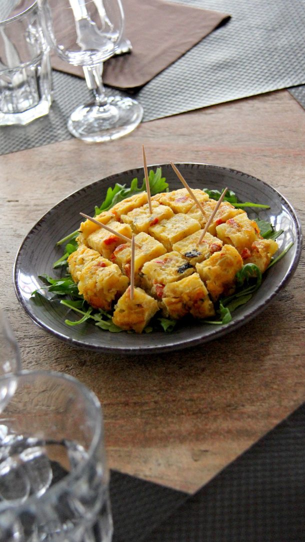 José vous montre la préparation de sa tortilla !
#tapas #restaurantreims #tortillaespañola #faitmaison