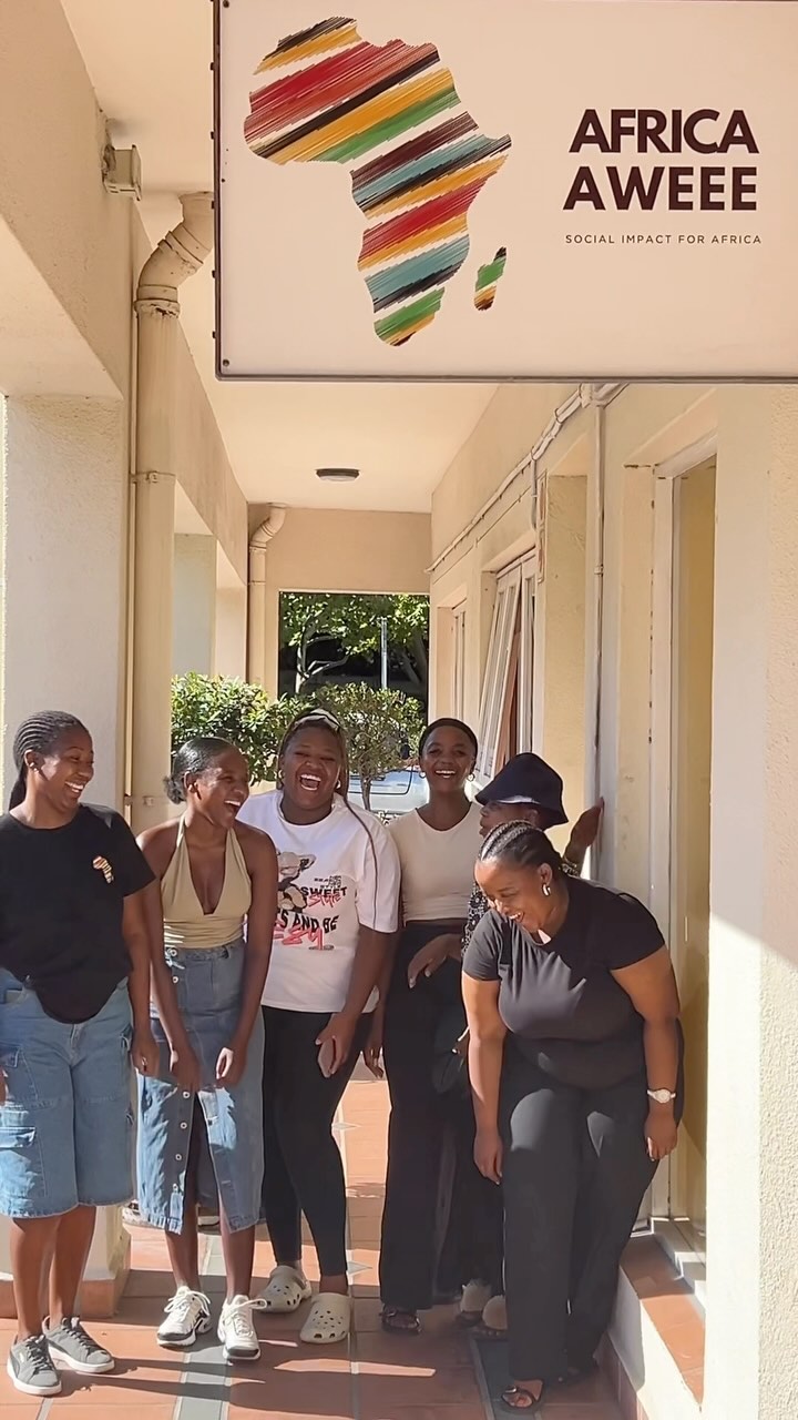 Today, on Open Friday, our hub is alive with energy—alumni, current students, our scholarship winner and potential new students all in one space. 🥹 Different paths, different stages but one shared purpose: growth, opportunity, and sisterhood.
It’s moments like these that remind us—the Future Hub is more than a school. It’s a home, a community, and a place where new possibilities begin. Aweeee 💛💛💛
#africaaweee #futurehubhoutbay #womenempowerment