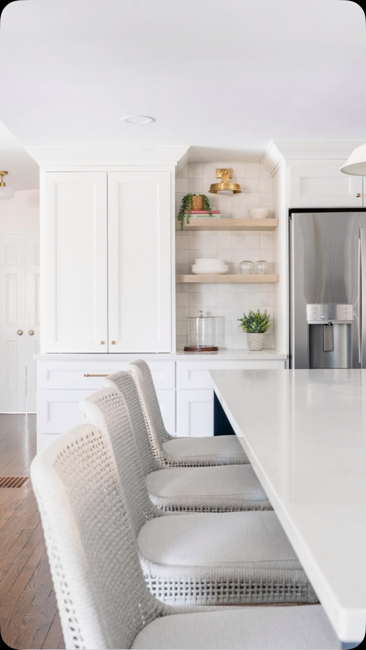 It may sound simple but it makes all the difference… When designing your new kitchen think about how to keep your counters clear. Our favorite hack is to design a space for your smaller appliances like coffee makers, toasters and/or blenders. You can use them inside the cabinet and then hide them away when you’re done.
#designtips
#kitchendesign
#kitchendesigners
#makelifebeautiful
#rirenovations
#rhodeislandinteriors
#threesparrowsdesign