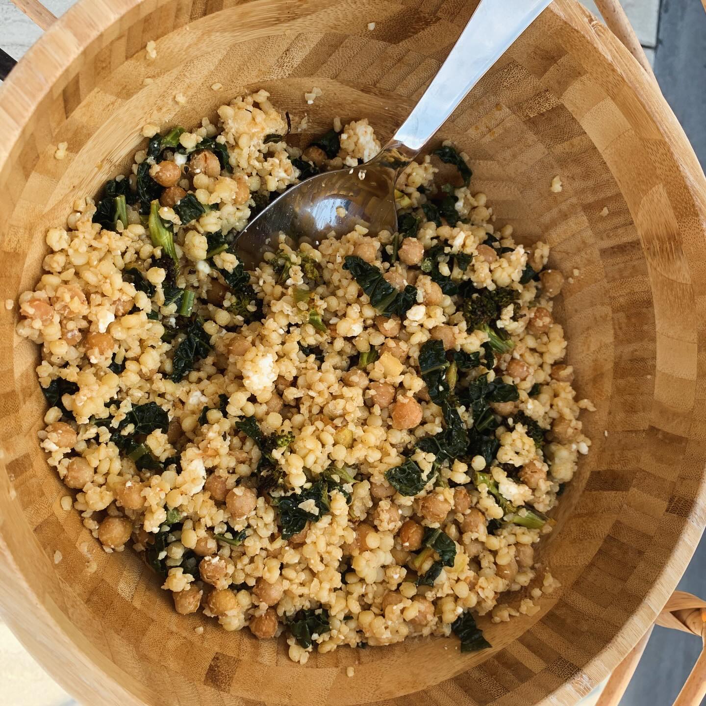 GIANT COUS COUS SALAD
- roast the chickpeas and broccoli in the oven with paprika, olive oil, salt a d pepper
- steam chopped cavolo nero
- boil cous cous
- THE DRESSING: in a cup, mix olive oil, lemon juice, tahini, mustard, salt and pepper. Mix well.
- combine all ingredients together, add feta and sauce. Mix well.
Enjoy it!
*
#couscous #couscoussalad #tahinidressing #lunch #lunchideas #quicklunch #homemade #homemadesalad #food #nutrition #nutritionist #balancemeal #healthymeals #healthyideas #healthyfood #healthyrecipes #foodismedicine #nourishyourbody #postworkoutmeal #postworkoutfood #bodystrength