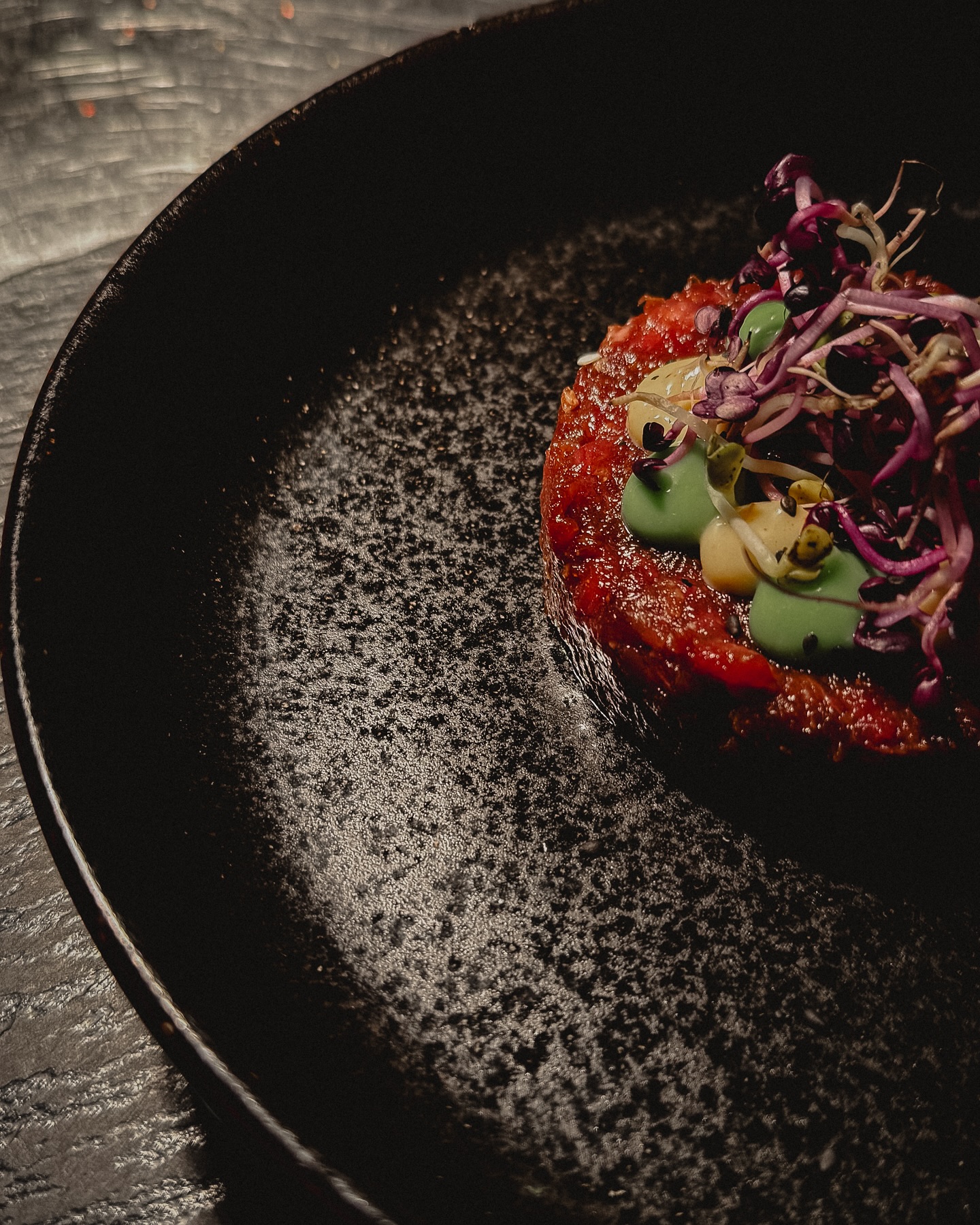 BEEFTATAR 🥩
Seit 4 Jahren auf der Karte und nicht weg zu denken!
Ein absoluter Signature Dish unserer lieben Andrea.
#starter #vorspeise #beeftatar #asiatischeküche #zwo20passau #restaurant #passau #passauliebe