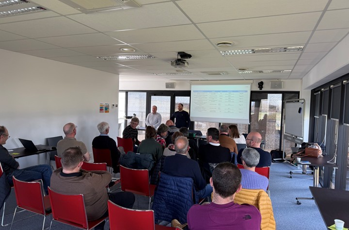 🚜✨ Retour sur une matinée enrichissante ! ✨💻
Mercredi 5 mars, nous avons eu le plaisir d'accueillir un grand nombre d'adhérents à l'Espace Espelida, THEZE-MIOSSENS, pour une journée qui s'est merveilleusement bien passée. Un grand merci à tous ceux qui ont participé et qui souhaitent rester à jour sur les évolutions cruciales pour l'agriculture !
Au programme de cette journée :
🔹 Facture électronique: Ce qui change et comment l'ADER se prépare à cette révolution numérique
🔹 Formation en agriculture : Découvrez le calendrier des formations 2025
🔹 PAC 2025 : Quelles adaptations pour l'avenir de l'agriculture ?
🔹 Certiphyto & Conseil Stratégique Phytosanitaire : Les nouveautés pour 2025
🔹 Questions diverses : Échanges pratiques et conseils pour anticiper les évolutions
Pour ceux qui n'ont pas pu être présents, ne vous inquiétez pas ! Les prochaines dates sont à ne pas manquer :
📅 12 mars – Bureau de l'ADER à Jurançon
📅 20 mars – À Orthez
⏰ Horaires : 09h30 - 12h30 (accueil dès 09h00)
✅ Pour vous inscrire, c'est simple :
📞 05 59 40 24 47
📧 contact@agcader.fr
Soyez nombreux à nous rejoindre pour ces prochains rendez-vous et restez à jour sur les dernières évolutions du secteur agricole ! 💪🌱
#Agriculture #Formation #ADER #RévolutionNumérique #PAC2025 #Certiphyto #EvolutionsAgricoles #RestezÀJour