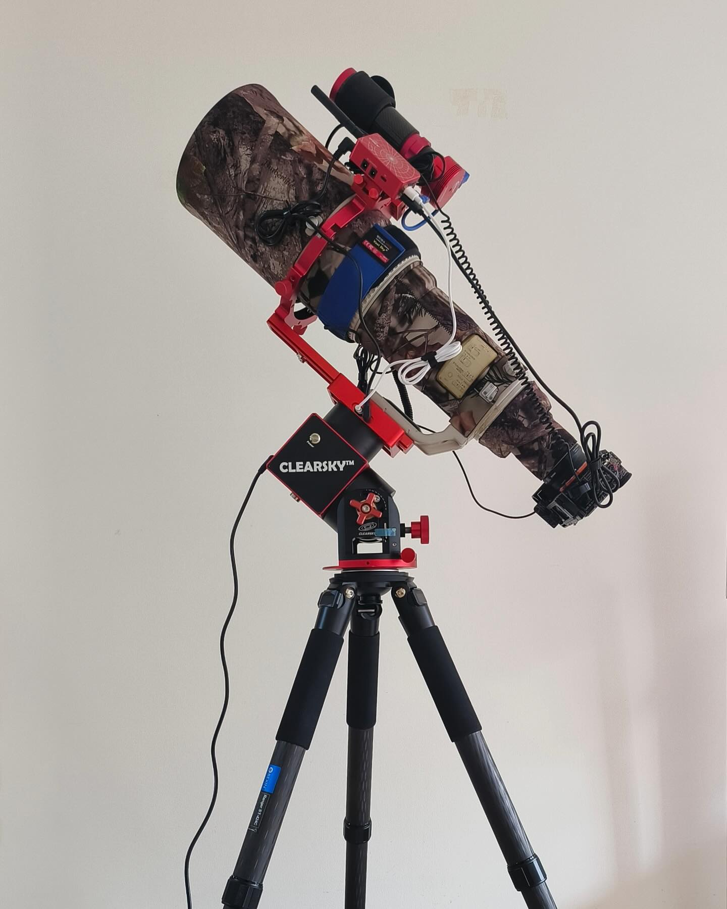 Clearsky ST20!
Transfer to the st20 by using the SLR bracket set.
#Clearsky
#harmonicmount
#astro #astrophotography #zwo #asiair