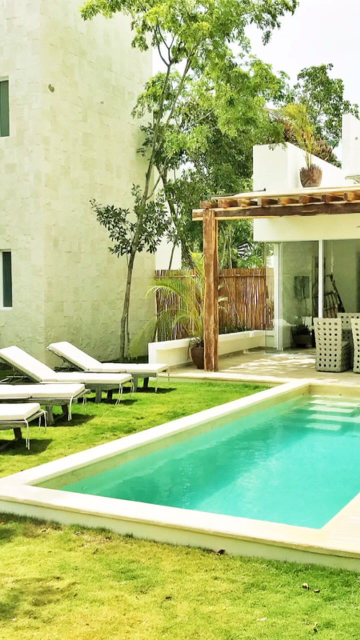 Don’t you love the way that this color allows you to step into a world of vibrant rejuvenation? 🍃GREEN🍃 is a color that whispers of lush landscapes and tranquil forests, inviting a sense of calm and rejuvenation. It embodies the essence of life, growth, and the endless possibilities that spring forth with each new day. Green evokes feelings of balance and harmony, reminding us to pause, breathe, and reconnect with our surroundings. Whether in nature or design, its refreshing presence inspires creativity and renewal, urging us to embrace change and explore the uncharted paths before us. Green sings to our soul, reflecting the harmony of nature and the vibrance of life. 🌎