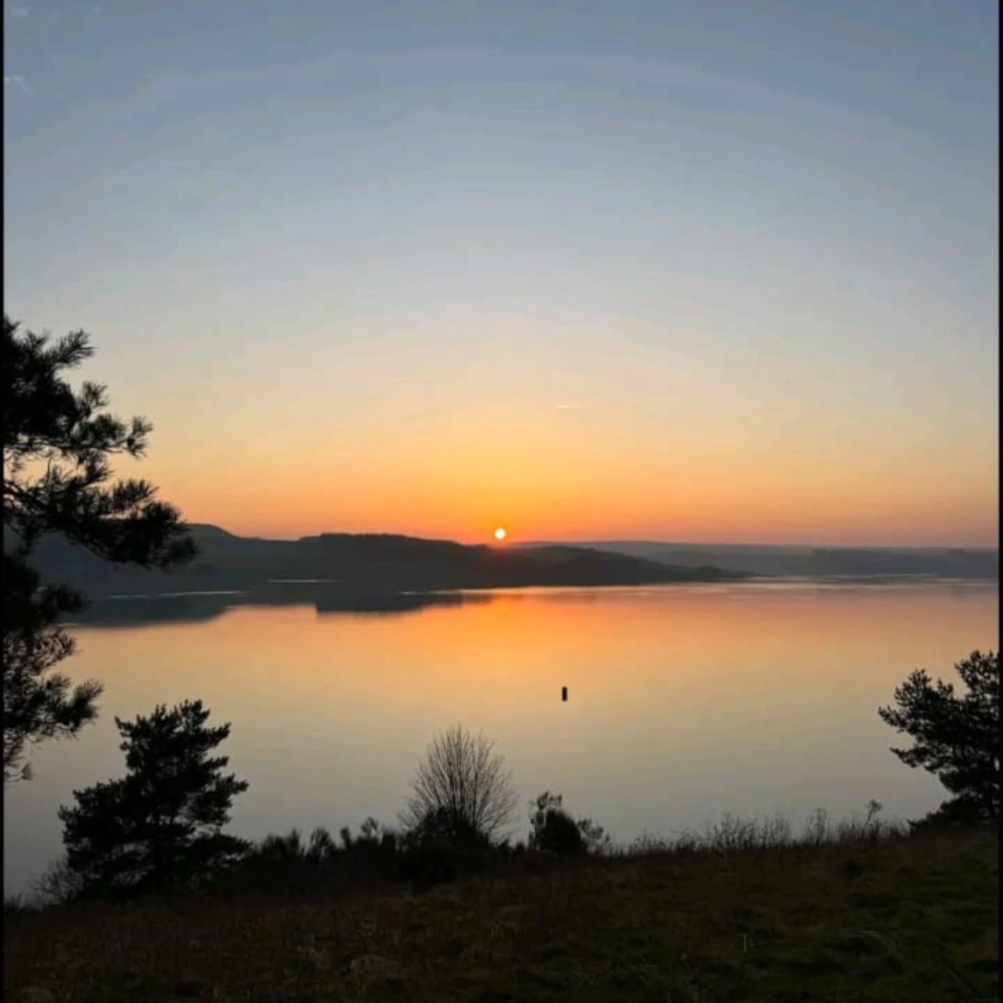 🌅 Golden Hour at Cronkley 🌅
Our lovely guests captured these stunning sunset views last night 🤩
Nothing makes us happier than when we hear that our guests are having an amazing time 💛—and when they're kind enough to share their snaps 📸✨
www.cronkley.com
#CronkleyCottage #HolidayLet #Airbnb #Sunset #GoldenHour #WaterViews #SunsetOverWater #DerwentReservoir #Northumberland #CountyDurham #NorthPenninesAONB #EscapeToNature