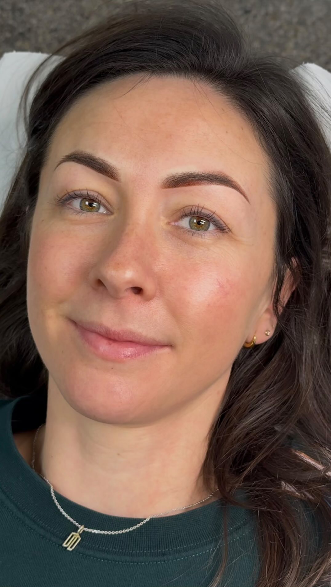 Brow perfection, just the way you love it🥰
#powderbrows #browshading #browpigment #softbrows #naturalbrows #browperfection #semiPermanentBrows #browenhancement #browtattoo #amsterdam #amstelveen