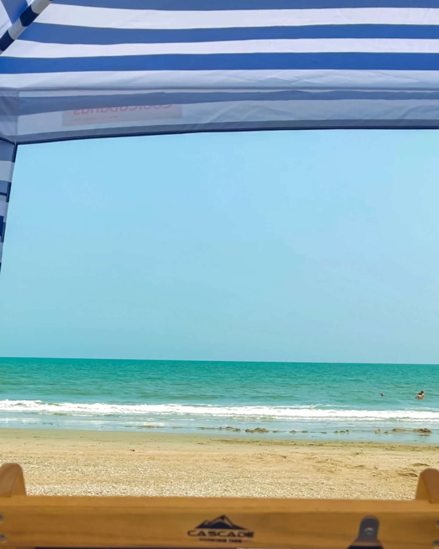 Who’s ready for beach season already?🖐️☀️⛱️🌊