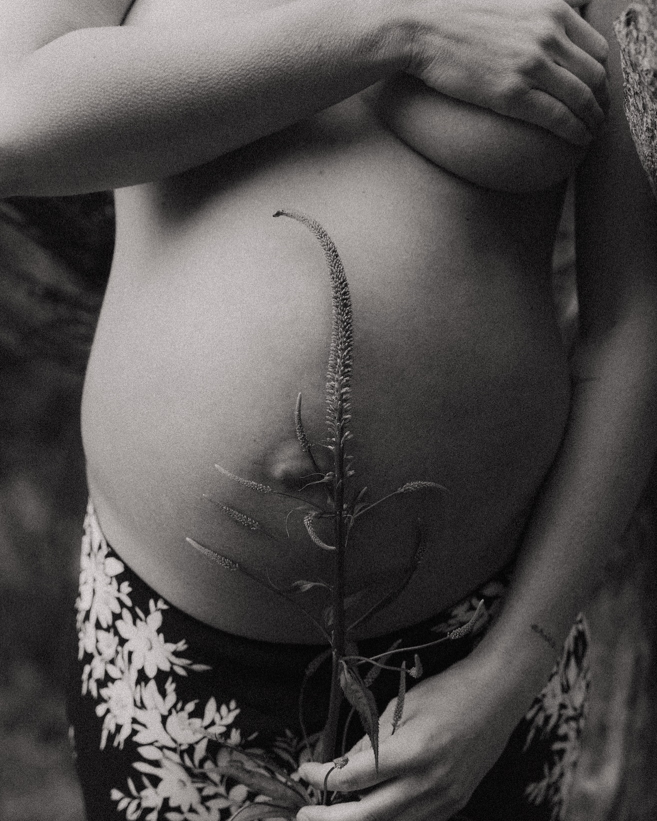 The Women I Know
I call them: my sisters, goddesses and the moon. I tell them they glow more radiant with each passing spring and monsoon.
We have loved each other through the pain, through the forests of crueller hearts, and refused to tear each other apart,
even though we were all thought in sublte ways
from early age
to hate one another.
We defy it by naming each other holy.
Defend one another with a primal fury.
Tell ourselves, our daughters and our mothers,
Together, we will write better stories to tell.
Oceans to love. Skies to fly.
- Nikita Gill
Happy International Women’s Day Muses ❤️💫
Muse @ashleysamwelgranli shot by @anigroeg.ph & styled by @novembreatelier for @the.tiny.muse ❤️