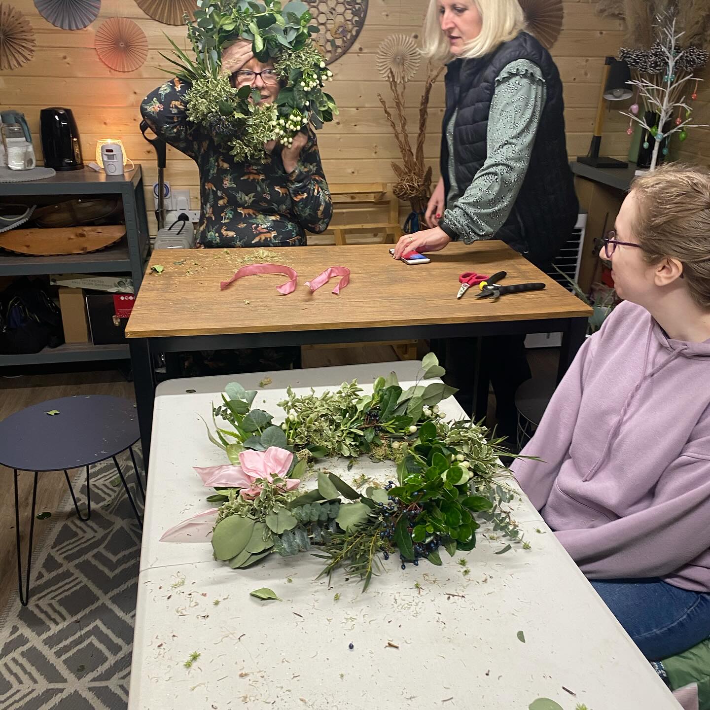 A few pics from last nights spring wreath workshop. There are still a few spaces available at the end of the month #wreaths #springwreaths #florist