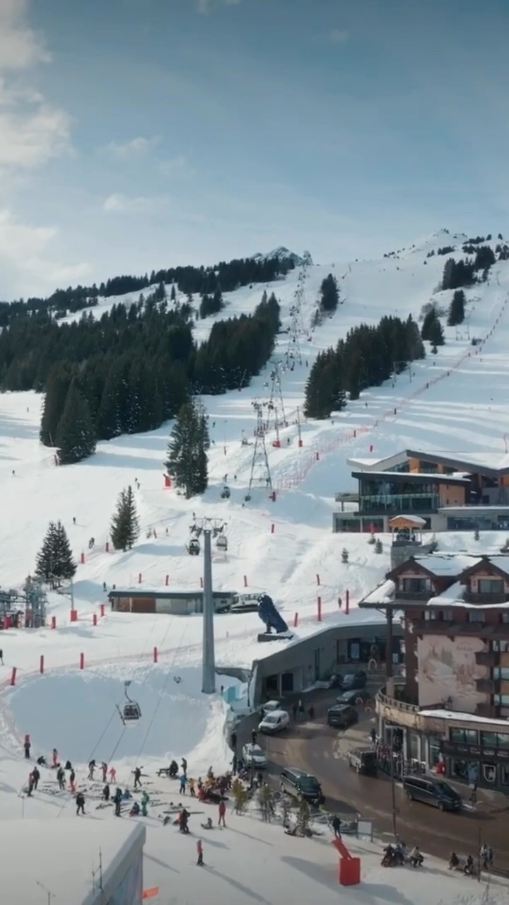 Moncler is out there owning the slopes in Courchevel 🎿✨.
Their latest ski media campaign is all about high-performance because if you’re carving through fresh powder, you might as well do it in style. 💁♀️
Their campaign is the perfect example of how luxury brands can go beyond traditional ads and become part of the experience.
This is how it’s done!
The audience is already there, living their best life and Moncler is just effortlessly in the mix. No hard sell, just pure presence.
What do you think? 👇
#ooh #oohmedia #alpdest #oohadvertising #advertising #marketing