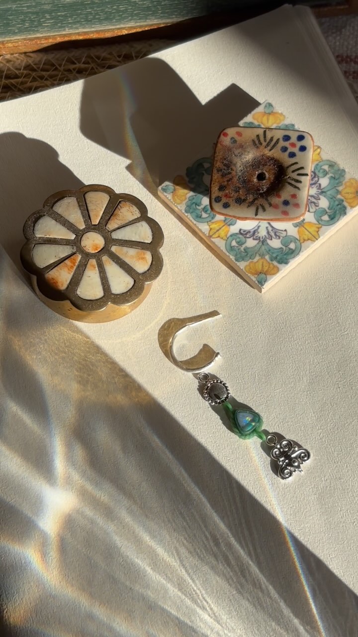 Working on these silver earrings called Surya Namaskar.
The Surya Namaskar earrings are an ode to light, renewal, and the connection with solar energy. Inspired by the sun salutation, these golden hoops symbolize the harmony between movement and stillness, the eternal cycle of life.
Hanging from each hoop is a radiant opal, like drops of dawn captured in their iridescence. Their shimmering hues shift with the light, reflecting celestial shades of blue, red, and green, as if holding the essence of the sky within. Opal, a stone of intuition and transformation, guides the wearer toward clarity and inspiration.
Lightweight and full of energy, the Surya Namaskar earrings are more than just jewelry—they are talismans that accompany each step with grace and luminosity, reminding us that every day is a new opportunity to shine ✨
#suryanamaskar#jewels #spiritualjewelry #jewelry #ancientjewelry #handmadejewelry #handmade #yoga #consciousness #silverjewellery #silversmith #jewelryaddict #spiritualgrowth #spirituality #consciousbrand #ethicalbrand