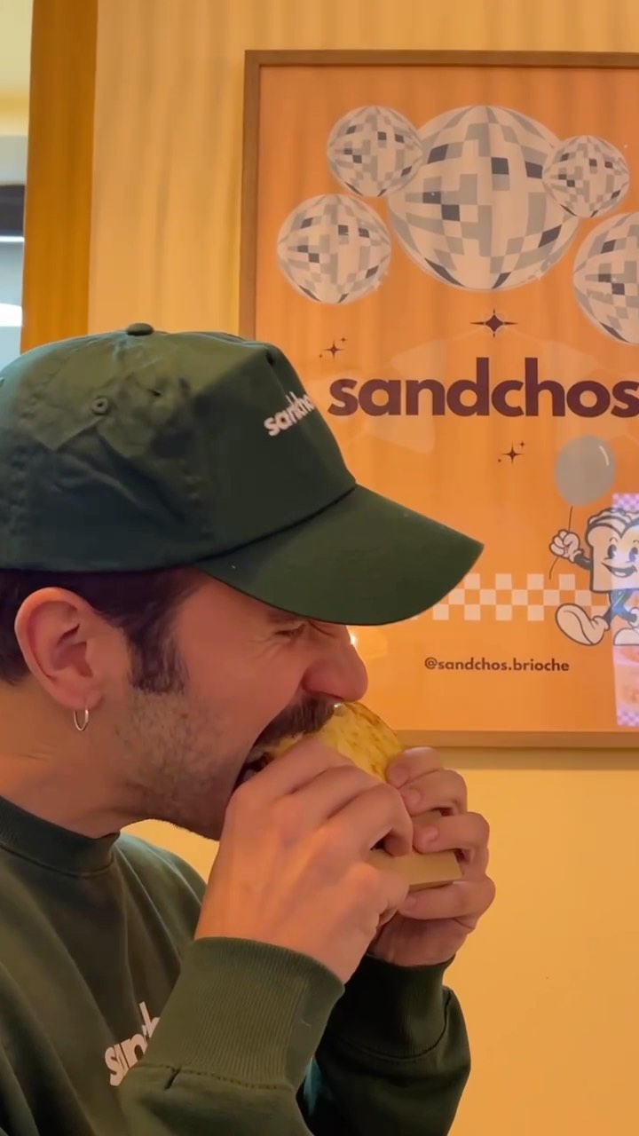 Es la hora de la merendola. Te esperamos en la glorieta de San Bernardo… aunque quizás algún día también en NUEVA YOOOOOL💛
#sandchos #brioche #badbunny #comerenmadrid #dondecomerenmadrid #elsandwichdebriochesellamaSANDCHOS