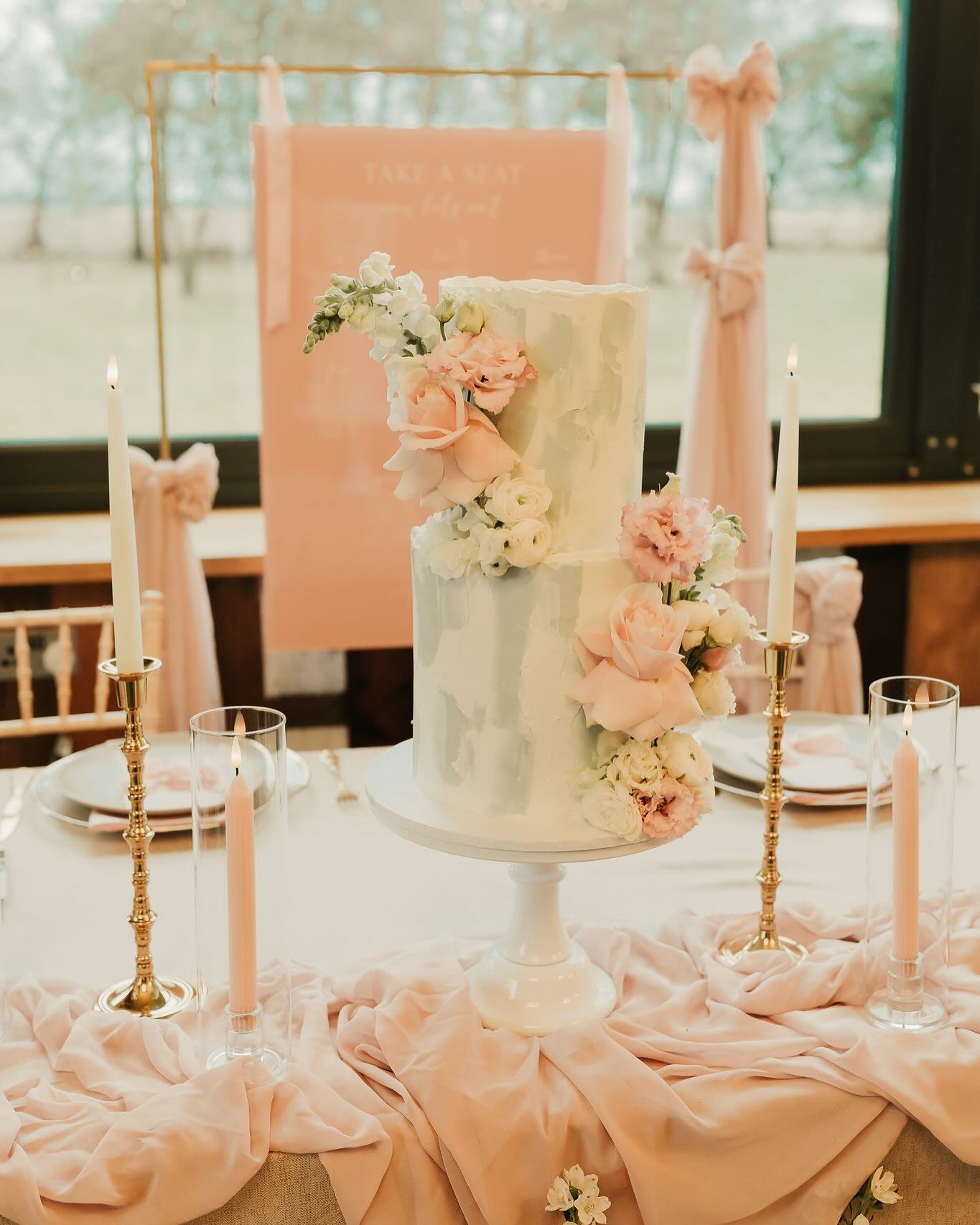 What a beautiful set up. I love working with great suppliers!
🤍🤍🤍
Thank you @gabrielasphotographyandfilm for capturing these beautiful images for our impromptu shoot @bunnyhillweddings wedding showcase.
Absolutely stunning Styling by @bellebijoux_events
I was obsessed with these flowers by @ivylaneflorist_
.
.
.
#cakedecorating #cakestyle #cakeart #igcakes #buttercream #leeds #westyorkshire #leedsbaker #tiercake #weddingcakesideas #weddingcake #weddingcakedesign #bespokeweddingcakes #weddingcakeinspiration #prettyweddingcakes #texturecake #uniqueweddingcakes #weddingcakeinspo #whiteweddingcake #whitecake #texturedcake #prettywedding #floralcakes #weddingcakes