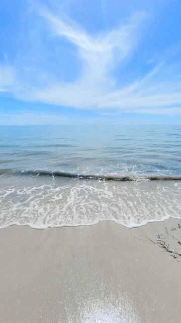 ☀️🌊 Get ready for an easy peezy lemon squeezy long weekend in Kingston SE! With sunny skies & 30-degree days, it’s the perfect time to:
🏖️ Hit the beach and soak up the sun
🍷 Sip & snack on local wine and platters
🎶 Enjoy live music
🍦 Cool off with a delicious ice cream treat
☕ Start your day right with coffee & breakfast
🛍️ Shop till you drop and grab a bargain in town
plus more......
Make the most of this epic weekend – explore, relax and enjoy all that Kingston SE has to offer! Who’s keen? 🙌
Check out our full guide for more details on our website 👉
#discoverkingstonsen #MarchLongWeekend #BeachVibes #WineTime #SupportLocal