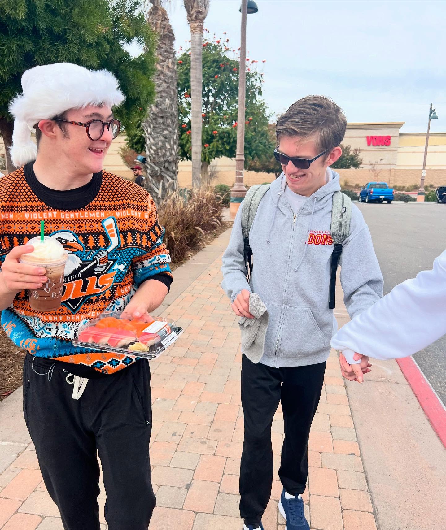 Surround yourself with people who make life brighter! ✨