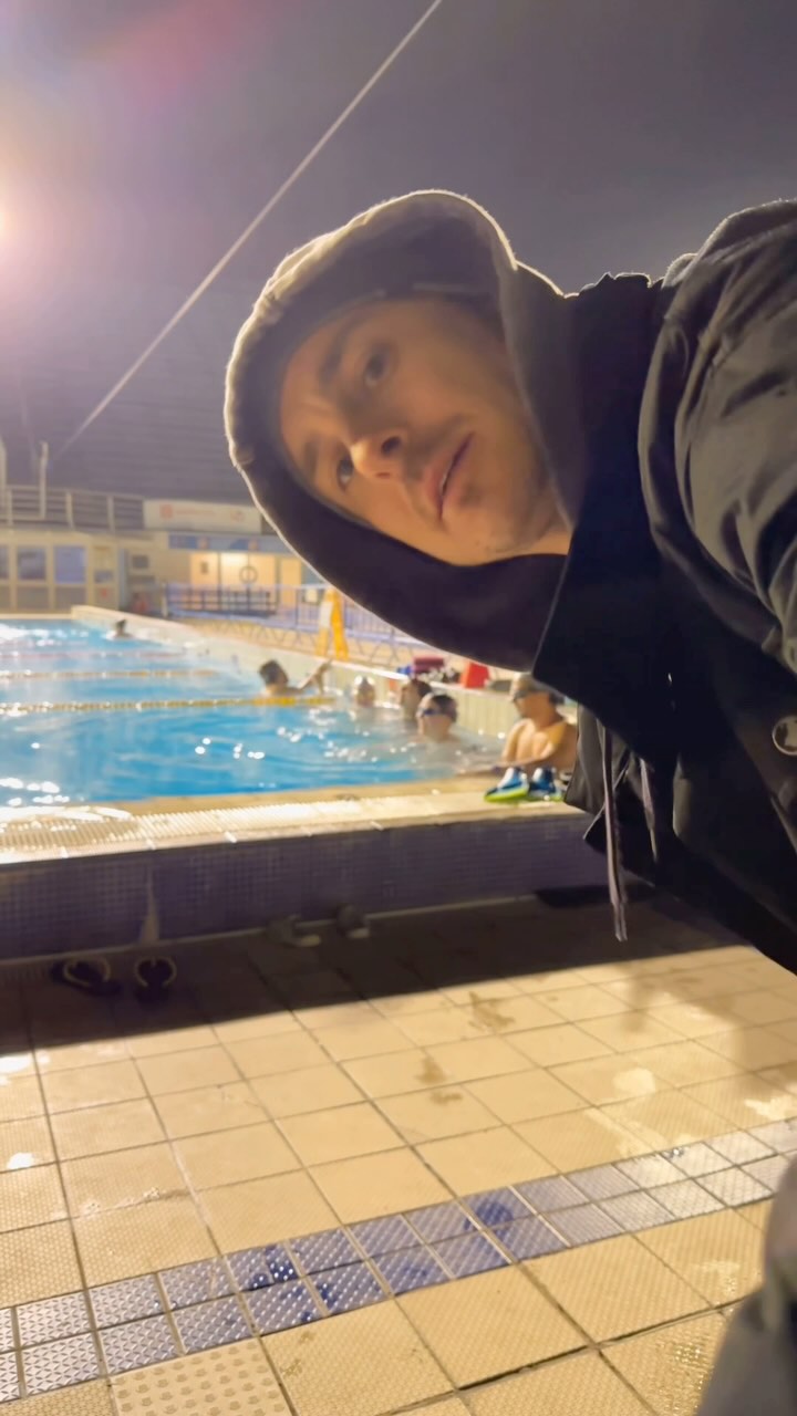 May I have a question? When do you join the classes with Freestylers? Sunny spring coming, temperatures rising, summer is here quicker then you say swim. So why wait and come up with another excuse to postpone? Isn’t it the best time to start and improve your skills right now? Maybe you want to learn Freestyle, or you may challenge yourself and finally overcome that nasty fear of water or maybe you already planned a triathlon race in the summer, well that swimming part won’t be accomplished by someone else for you…
Come and see for yourself. First session is for 290 CZK.
DM and we will talk the best options for the start for you.
Happy March 🏊♀️🏊♂️