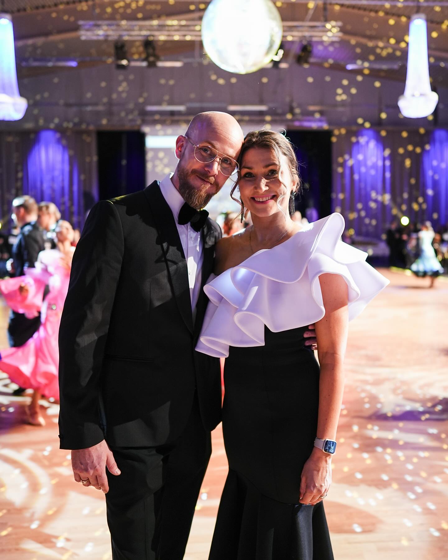 One week has passed since Swedish Open, and we want to extend a huge thank you to everyone who participated, supported, and made the event unforgettable! Your energy and passion make this event special every year. We’re already looking forward to next year—mark your calendars for February 28, 2026! See you then! @gustaf__lundin @valentina_lundin_ @perpalmgren @swedenecoskincare @rosenserien @visionhaircare_professional @labbegdc @herrings.and.co @arkenhotel @dansstudiomagic @svenskadanssportforbundet @kirklysevent