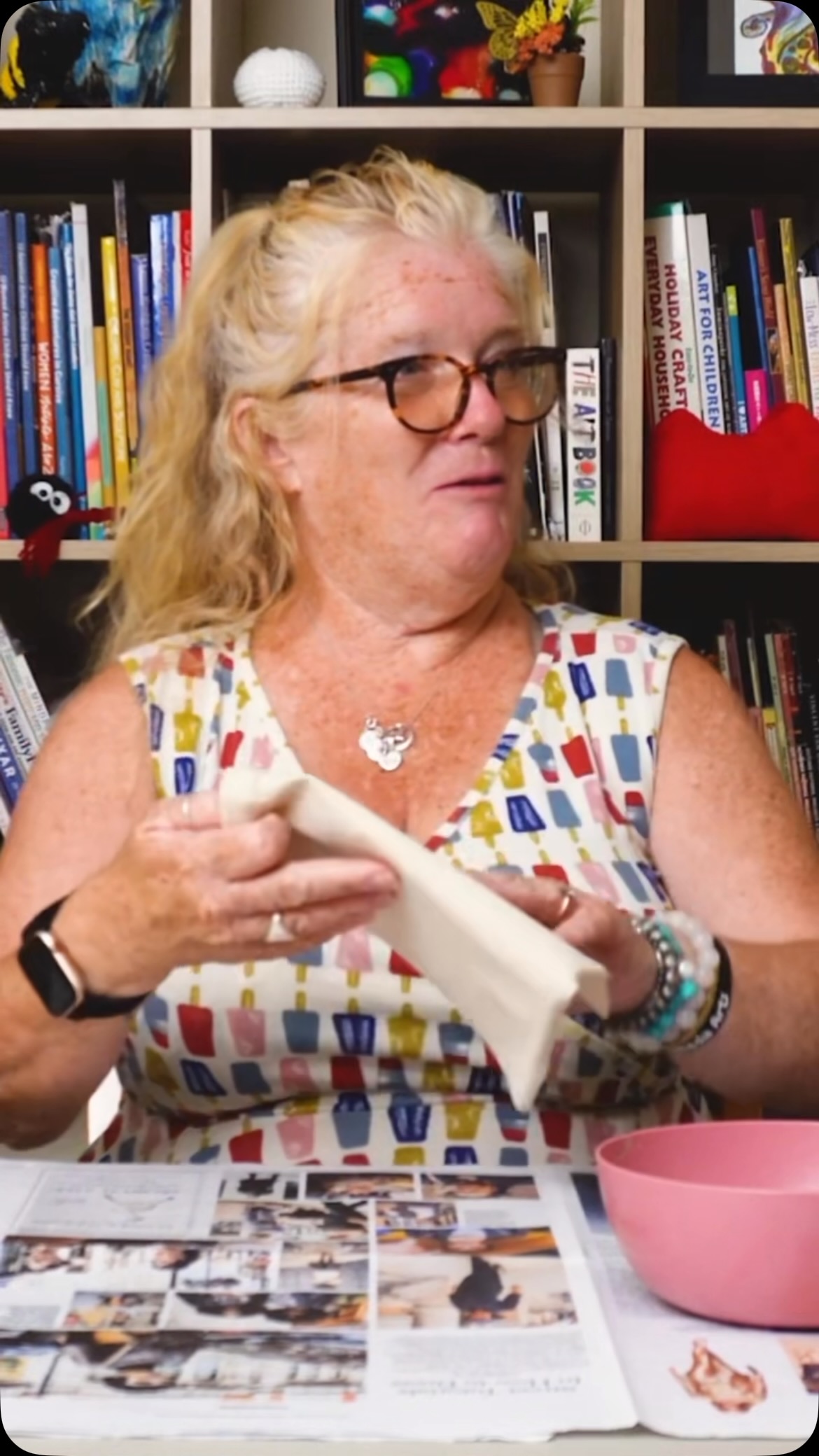 Grab some milk and chalk and create! 🥛🎨
Link in bio for full tutorial and more videos!
——
#alamedaarts #alamedacalifornia #alamedaartsfun #afterschoolprograms #summercamp #youtubechannel #diy #diyforkids #kidsart #arttutorial #imagination #art #linkinbio #reels #homemade #artforkids #artreel #chalk #chalkpainting #chalkasmr