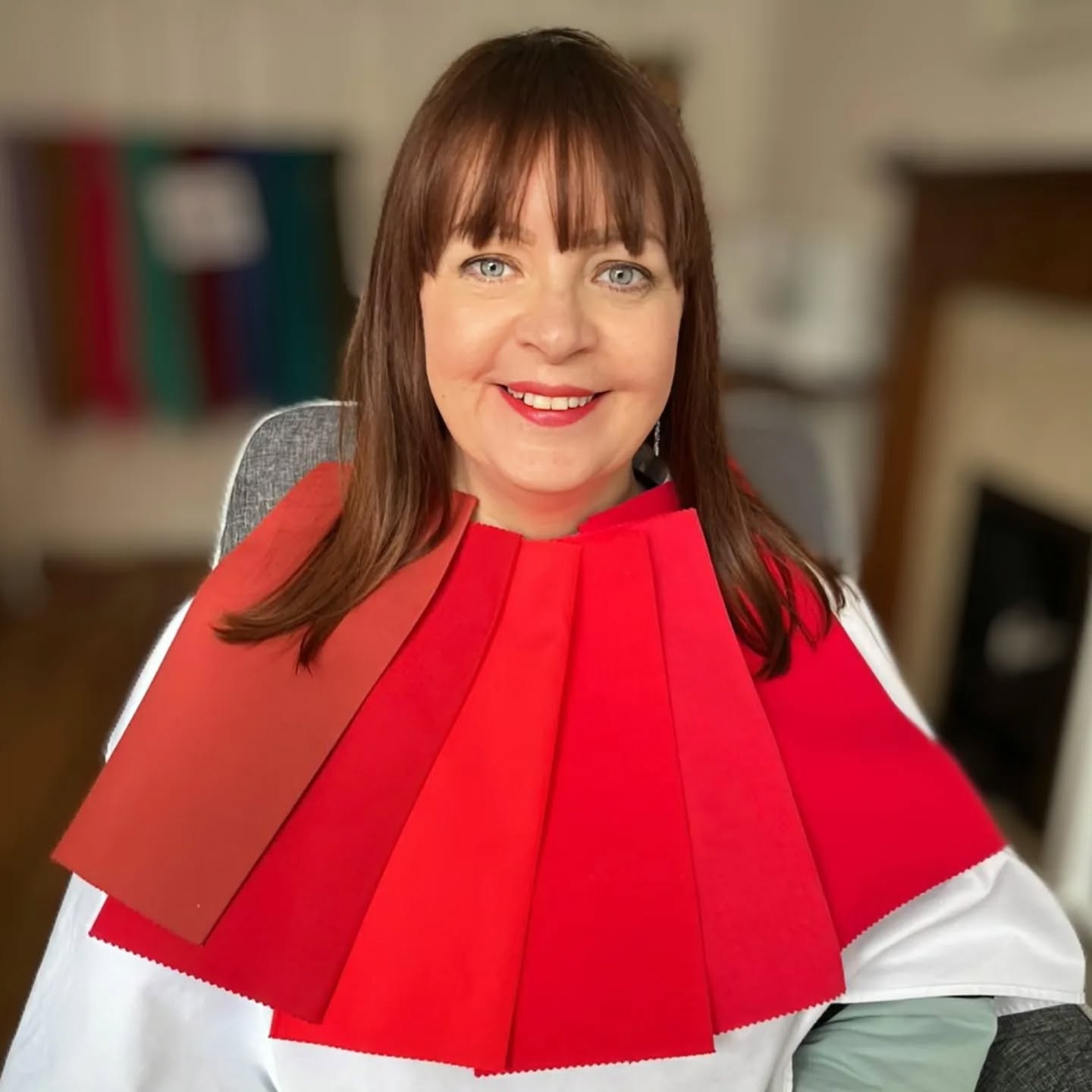 It's no surprise that @lovesredsews is drawn to red, look at all these beautiful red shades that she looks incredible in! โฅ๏ธ๐
A fear about colour analysis? Being told that you can't wear the shades you love. But here's the truth, often we are drawn to what really suits us and makes us shine! You'll also discover new shades that enhance your colouring and confidence. If there are shades you love that perhaps aren't your most flattering, we'll talk about how you can wear them๐๐
Claire has her own YouTube channel, if you want to hear about her experience with me (or watch any other of her sewing vlogs) go and check her out! โถ๏ธ ๐บ
#yourcoloursyourstyleyourstory
#radiantlyme #colouranalysis #colourmebeautiful #wearwhatyoulove #red