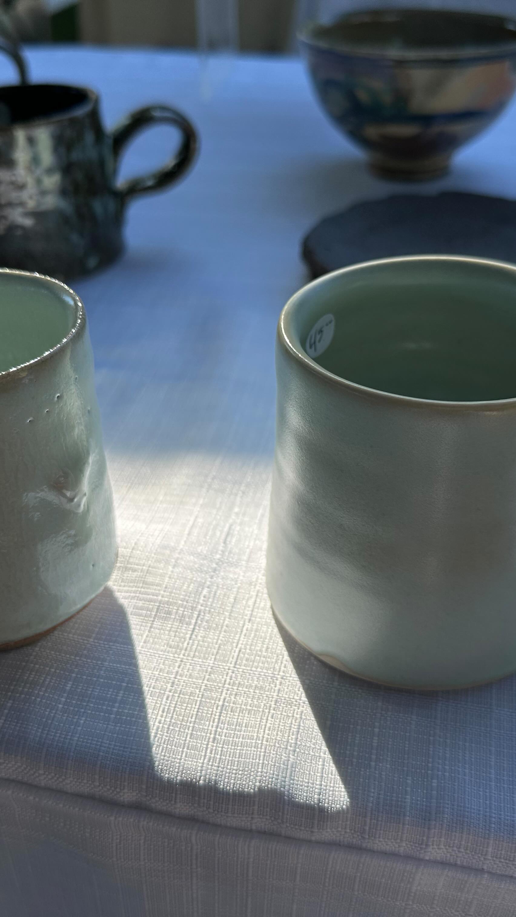 With the wonderful and talented Carson Culp @culppottery at @mansfield_pottery_festival today. What a fantastic festival in the most inviting and warmest of places. Thank you so much for a fabulous day. #mansfieldmtbuller #ceramicsmelbourne #labourdayweekend #contemporaryceramics #australianceramics #potterylife #potterylove #visitvictoriaaustralia #visitmansfieldmtbuller