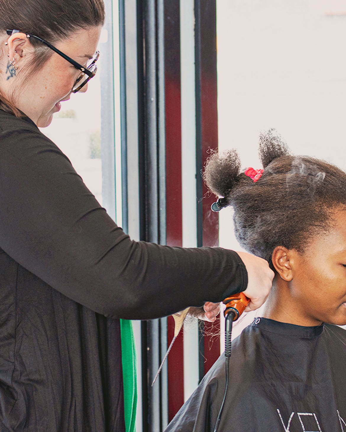 Calling all hair and makeup artists. The Mega Photoshoot & Networking Event needs YOU!
Get featured in professional photos, enjoy behind-the-scenes footage, and connect with fellow creatives. Interested in applying for the next event?
DM us and we'll message you when the application is live. 🥳
Model: @fuschiabigwig
MUA: @j.fred.styles
Stylist: @kierstenkoetter
Photographer: @bmiller_images
#rochesterny #rochesternysalon #rochesternyhairstylist #rochesternymua #explorerochester