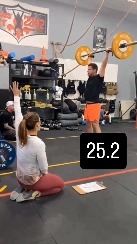 Et toi, c'était quoi ta stratégie pour le 25.2 ? 🥵
#crossfitopen #noexcuses #functionaltraining #crossfit