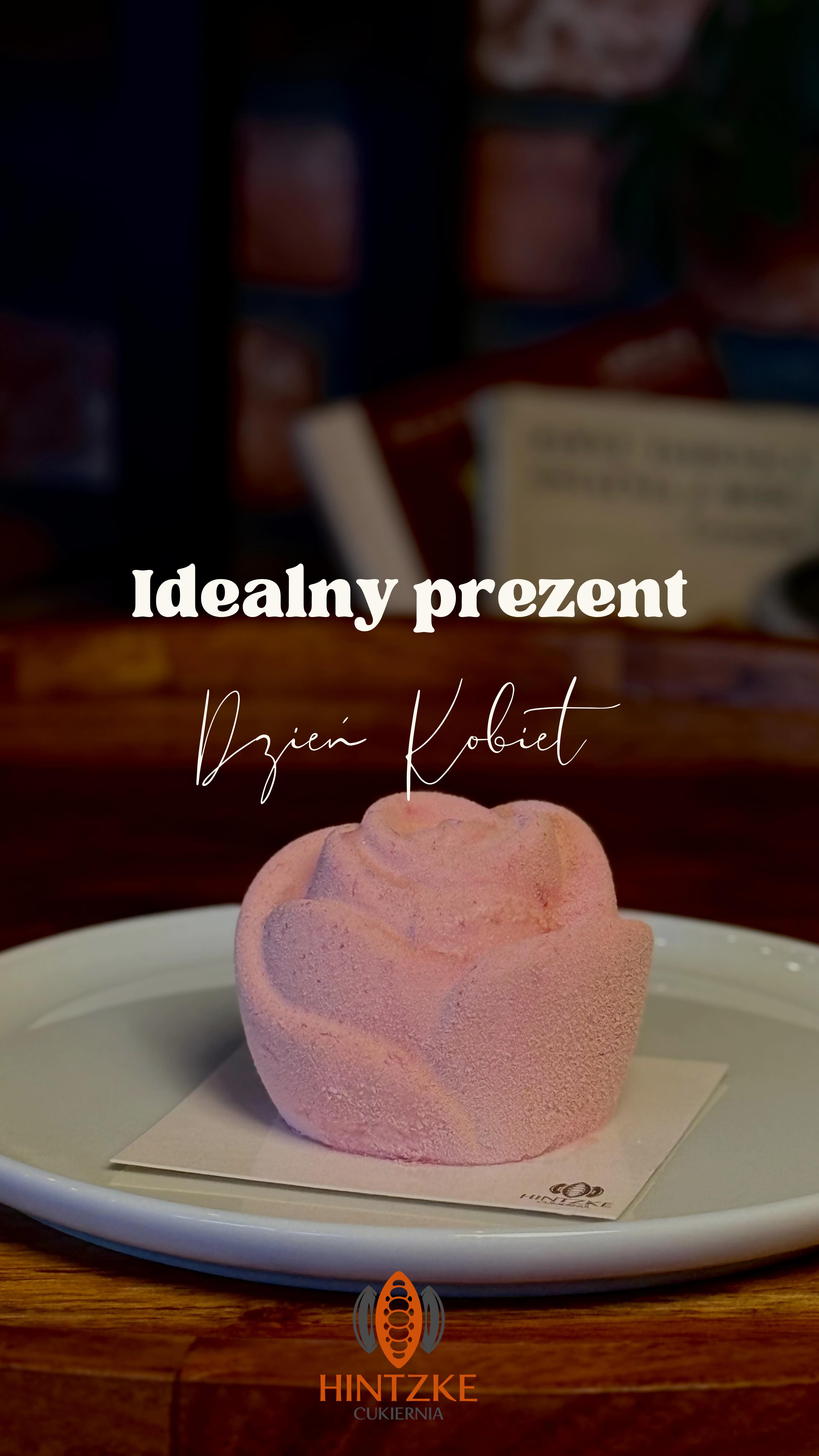 🌸Wyjątkowa monoporcja stworzona specjalnie na Dzień Kobiet🌹🍰 Monoporcja Rose to idealny zamiennik tradycyjnego bukietu róż 🎀 Kto z was wymieni tradycyjny bukiet na naszą różaną monoporcje Rose?🌹👇💬