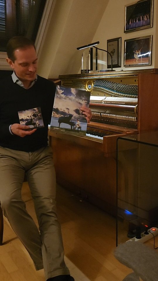 🎶 Exciting News for Music Lovers! 🎶
I have a limited stock of my CD "The Quiet and The Storm" from 2010, and only 25 copies left! Plus, I have 50 hardcover sheet music pieces of "The Quiet" available.
💿 CD: 20€
📖 Sheet Music: 20€
🎁 Both for 30€
(plus shipping)
Interested? Send me a DM!
.
#PianoMusic #Neoclassical #PianoLovers #MusicLife #InstrumentalMusic #PianoArt #ClassicalMusic #MusicLovers #ComposerLife #SheetMusic #goetzoestlind