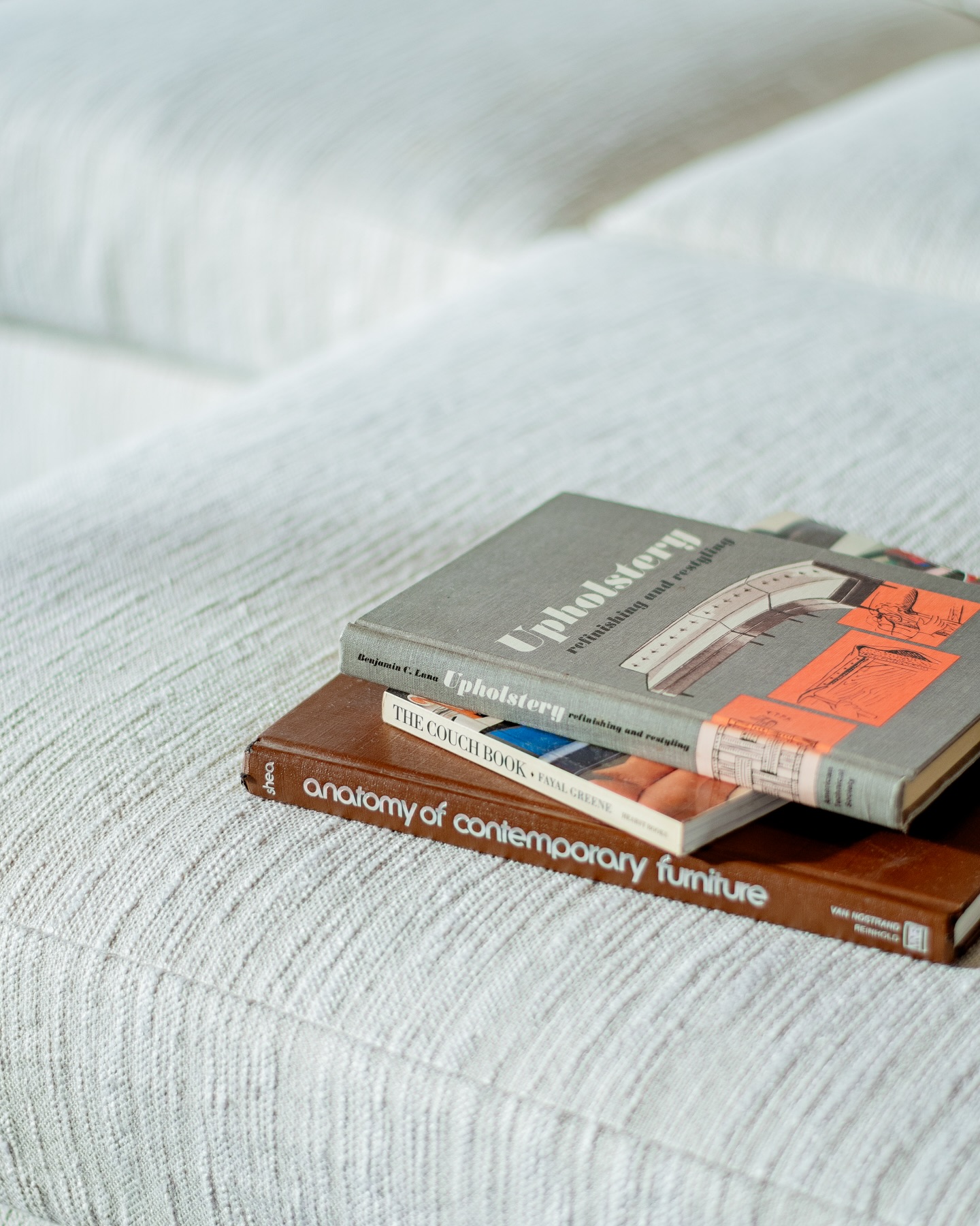 Living with organic, bespoke furniture is more than just a style choice—it’s a lifestyle that honors sustainability, craftsmanship, and individuality. Each piece tells a story, bringing warmth and character to your home while aligning with your values. Curate a space that’s as unique and mindful as you are. Reach out to us to learn more.
•
#ecobalanza #handmadefurniture #sustainablefurniture #ecofriendly #organic #oneofakind #handmade #chemicalfreehome #chemicalfree #climatechange #ecoconscious #sustainable #artisan #handcrafted #nontoxic #design #organicfurniture #custom #customfurniture #ecofriendlyproducts #nontoxicfurniture #artisanfurniture #nontoxicliving #sofa