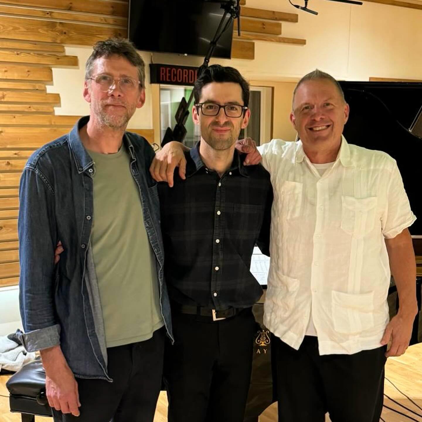 Last summer I returned to the studio with these master musicians Jeremy Brown & @joefarnsworthdrums
The recording, “The Man I Love”, celebrates the music of George Gershwin. The first single “How Long Has This Been Going On?” is out this Friday, March 14!
#jazztrio #pianotrio #georgegershwin