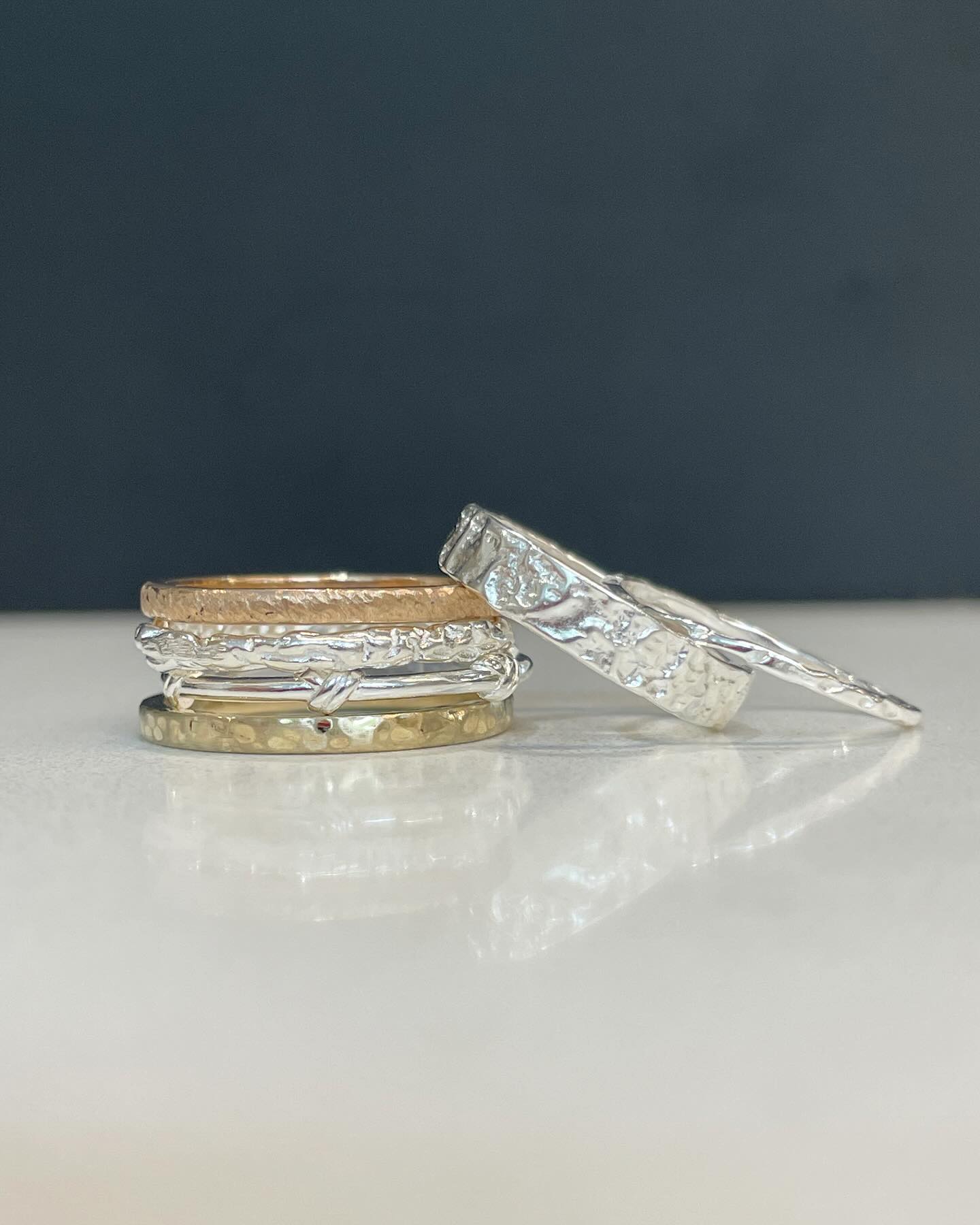 New textured stacking rings in silver and gold just finished for our new shop!
#newstock #texturedrings #texturedstackingrings #twotoneringstack #sterlingsilverrings #9ctgoldrings #hammeredtexture #handcrafted #jewelleryworkshop #leurajeweller #leuramall