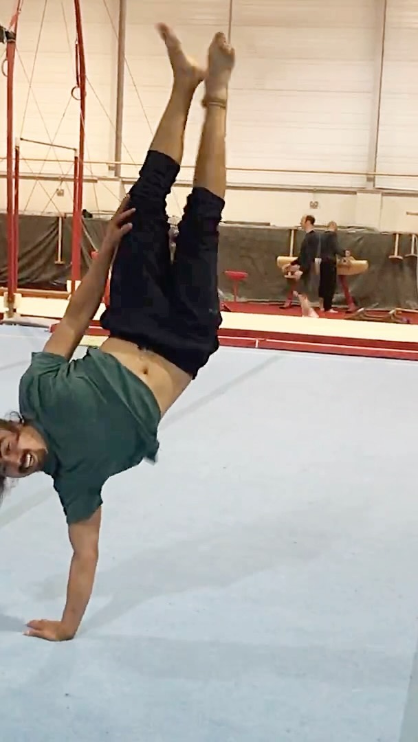 Capoeira Solo @japaonativo
Acrobatics class for Capoeira 🚀 is back!
@capoeiranativoslondon
#capoeira #capoeiralondon #capoeiranativoslondon #capoeira life #woodgreen #northlondon #boundsgreen #tottenham