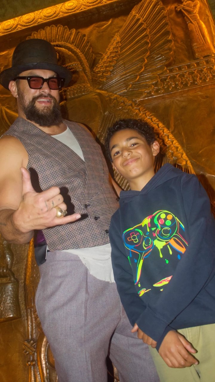 Exclusively covered Jason Mamoa & Blaine Halvorsen’s Vodka brand industry night at @gilgamesh.ldn Covent Garden Sat evening.
Met some amazing people and got to interview Jason & Blain too. Both were true gents!🤙
My little man was super chuffed to meet Aquaman too 🤩
This reel was part of an ongoing relationship with the socials team at Gilgamesh. We’ve made some awesome content over the past year with more the come.
Jason spoke in-depth about the history of Meili Vodka and that will be released asap.
I do love shooting cocktails these days 😅
Despite not really drinking myself 😌
Can’t wait to share the promo vid for @mayajulesmezcal too!🔥
If you’d like something similar for your event or business, I.e a package of videos from brand stories, to BTS, client testimonials, interviews or product showcases drop me a DM for a full discovery & strategy call 🤝
K 👋
#meilivodka #coventgarden #events #hospitality #londonbased #videographer #jasonmomoa #prideofgypsies